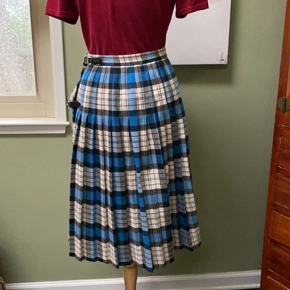 Authentic Strathmore Scotland wool wrap-around kilt - Picture 2 of 10